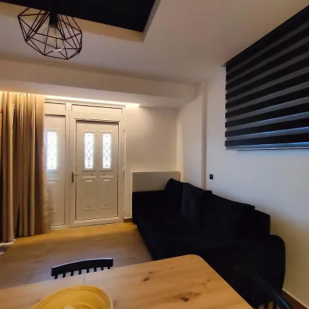 아파트 Gekas Premiun Center 칼람파카